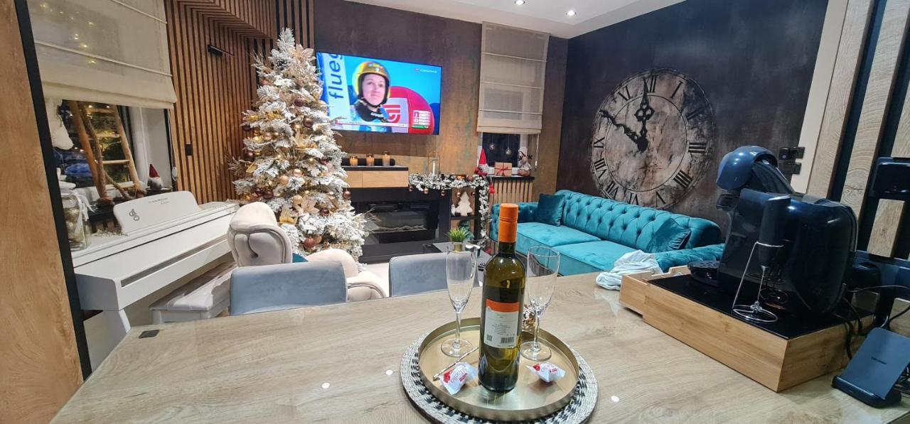 Design Apartment Platinium Spa Lux 5 Star "Havana" Completely Private Wellness & Spa Free Included Sauna & Jacuzzi & Salt Wall & Fire Place & 3D Ceilings & Business Wifi & Netflix & Keyless Code Entry & Full Smart App & Secure 2 Parking Place Ćuprija Dış mekan fotoğraf
