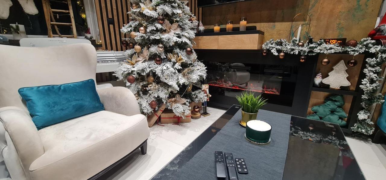 Design Apartment Platinium Spa Lux 5 Star "Havana" Completely Private Wellness & Spa Free Included Sauna & Jacuzzi & Salt Wall & Fire Place & 3D Ceilings & Business Wifi & Netflix & Keyless Code Entry & Full Smart App & Secure 2 Parking Place Ćuprija Dış mekan fotoğraf