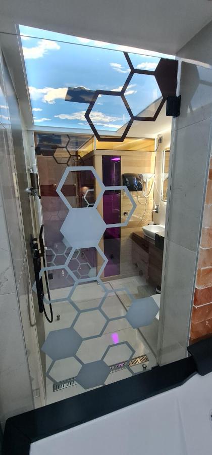 Design Apartment Platinium Spa Lux 5 Star "Havana" Completely Private Wellness & Spa Free Included Sauna & Jacuzzi & Salt Wall & Fire Place & 3D Ceilings & Business Wifi & Netflix & Keyless Code Entry & Full Smart App & Secure 2 Parking Place Ćuprija Dış mekan fotoğraf