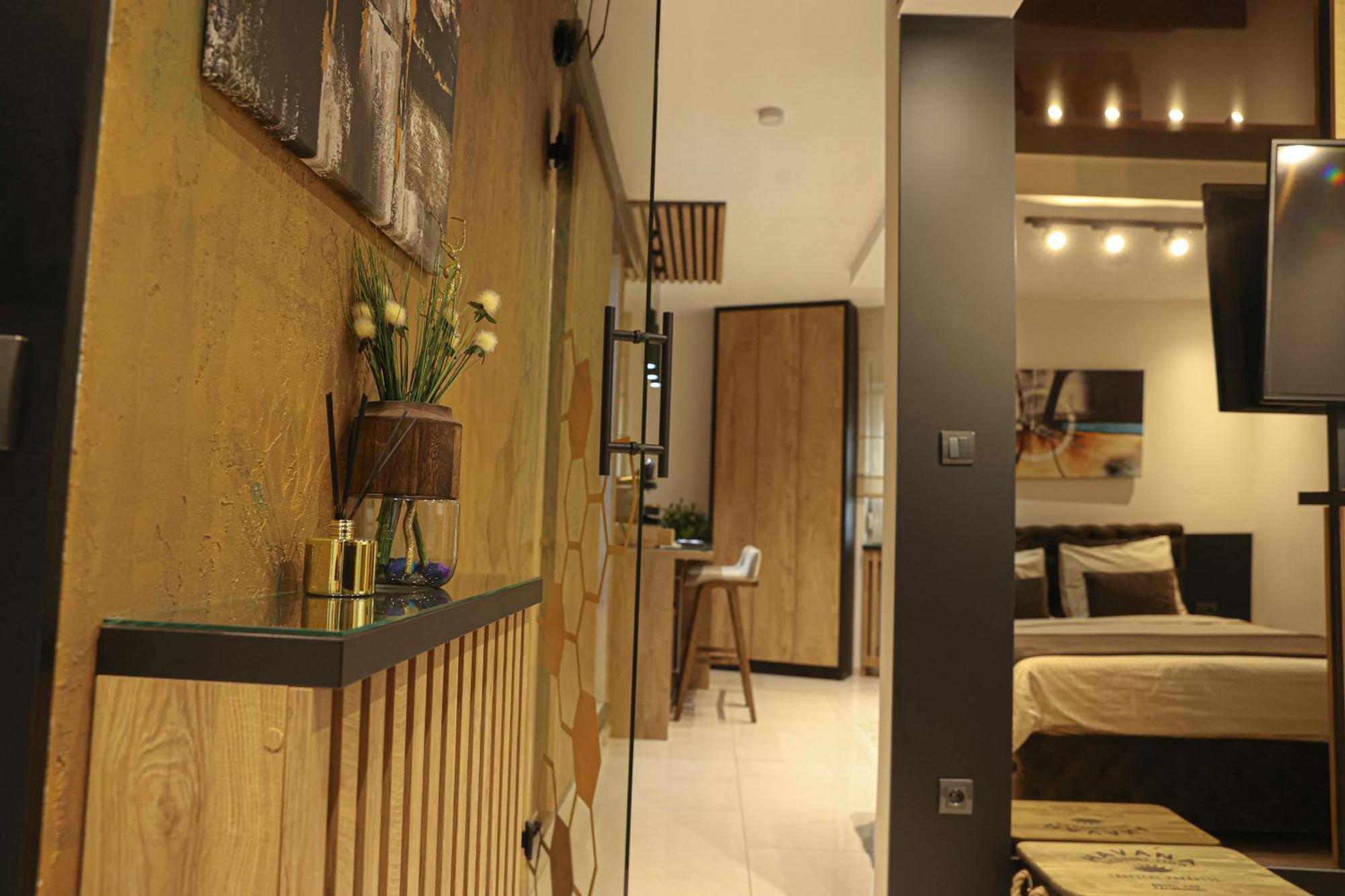 Design Apartment Platinium Spa Lux 5 Star "Havana" Completely Private Wellness & Spa Free Included Sauna & Jacuzzi & Salt Wall & Fire Place & 3D Ceilings & Business Wifi & Netflix & Keyless Code Entry & Full Smart App & Secure 2 Parking Place Ćuprija Dış mekan fotoğraf